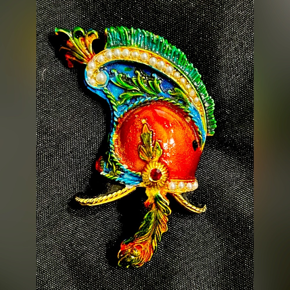 ART Helmet Carabinieri Roman Warrior Vintage Figural Pin Brooch